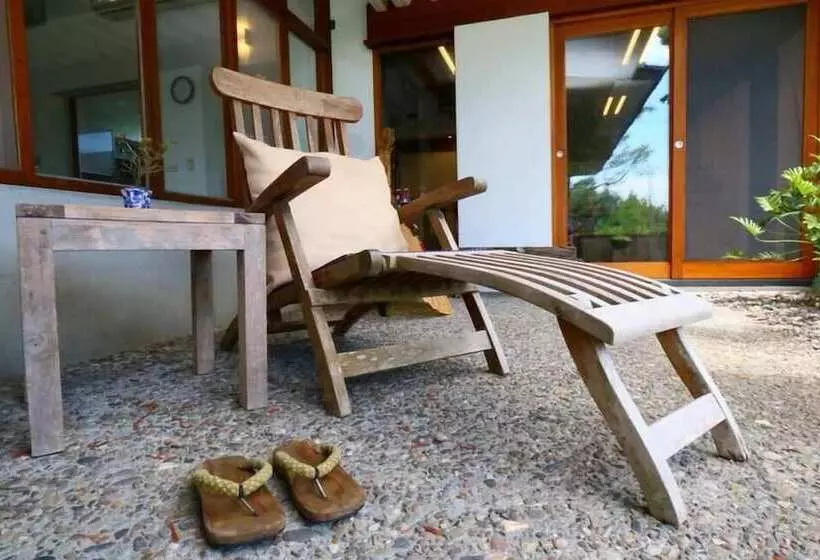 تختخواب و صبحانه Chang House