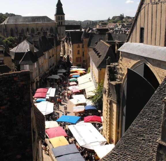 مبيت وإفطار La Maison Du Notaire Royal