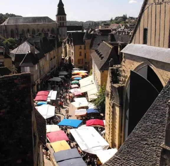 ベッドアンドブレックファースト La Maison Du Notaire Royal