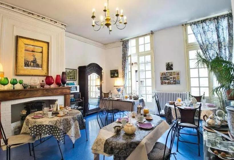 ベッドアンドブレックファースト La Maison Du Notaire Royal