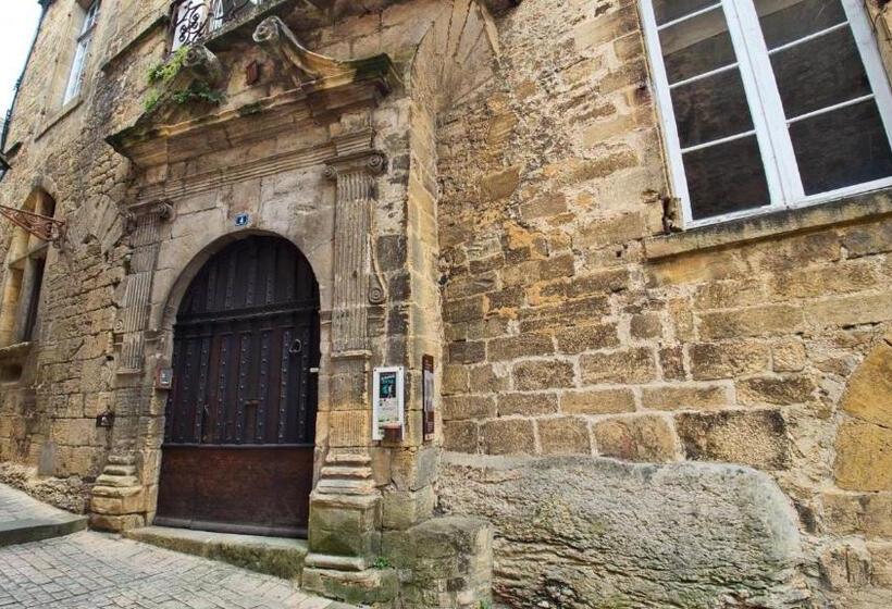 مبيت وإفطار La Maison Du Notaire Royal