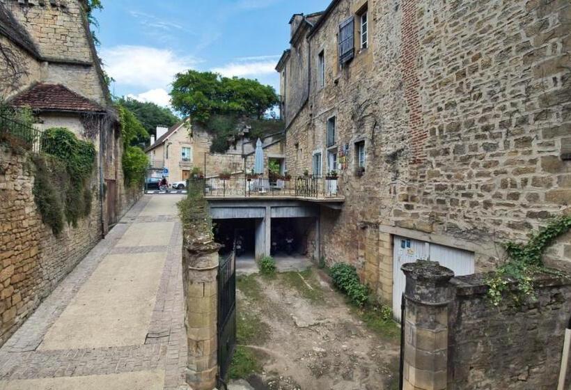 مبيت وإفطار La Maison Du Notaire Royal