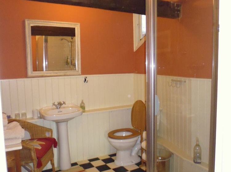 Bridge Cafe Bed And Breakfast