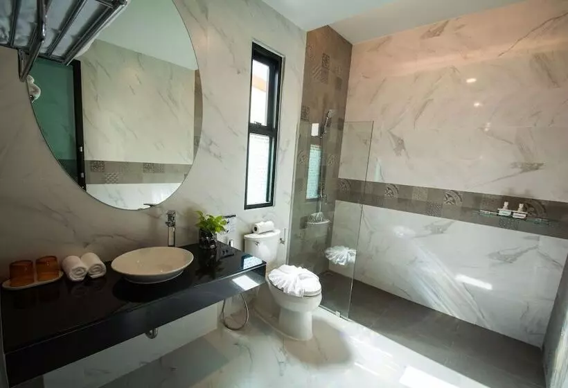 Goodnight Phuket Villa