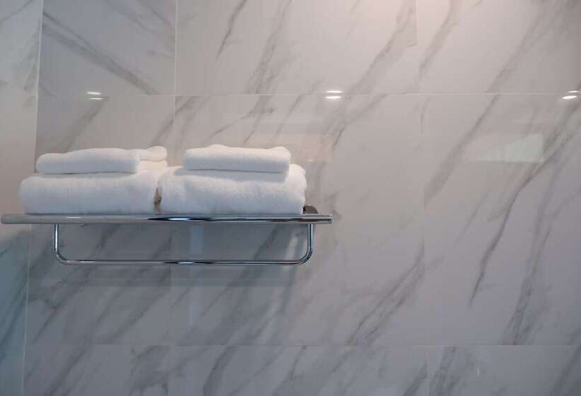 Goodnight Phuket Villa