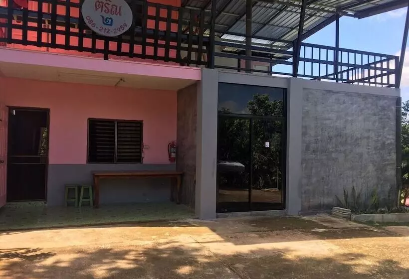 Hotelli At Trin Khao Kho
