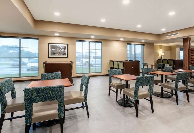 Hotel Comfort Inn & Suites Ames Near Isu Campus