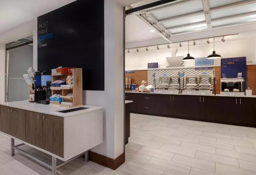 Hotelli Holiday Inn Express & Suites   Brighton, An Ihg