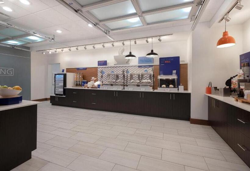 호텔 Holiday Inn Express & Suites   Brighton, An Ihg