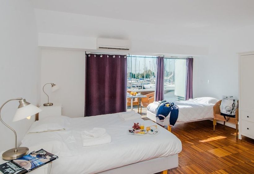 ホテル Hôtel Les Trois Voiles