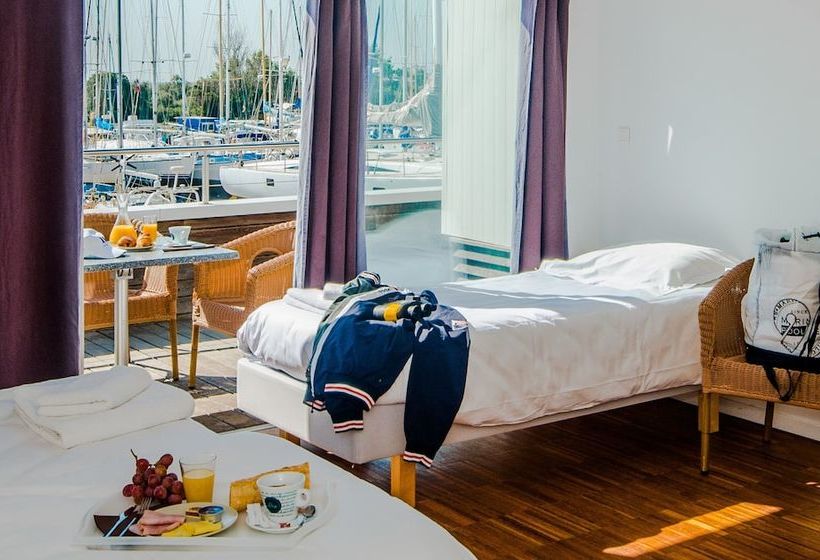 ホテル Hôtel Les Trois Voiles