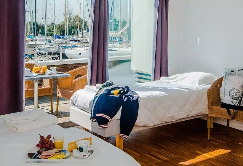 Hotelli Les Trois Voiles