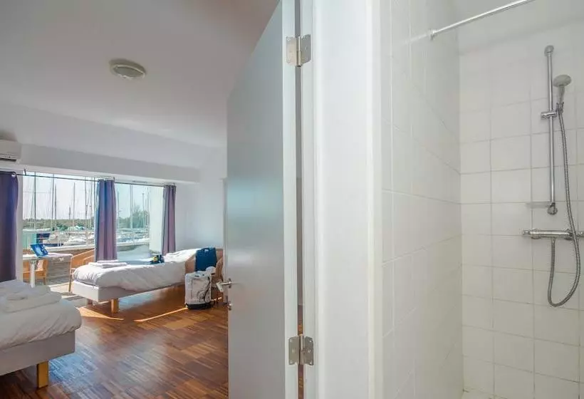 Hotelli Les Trois Voiles