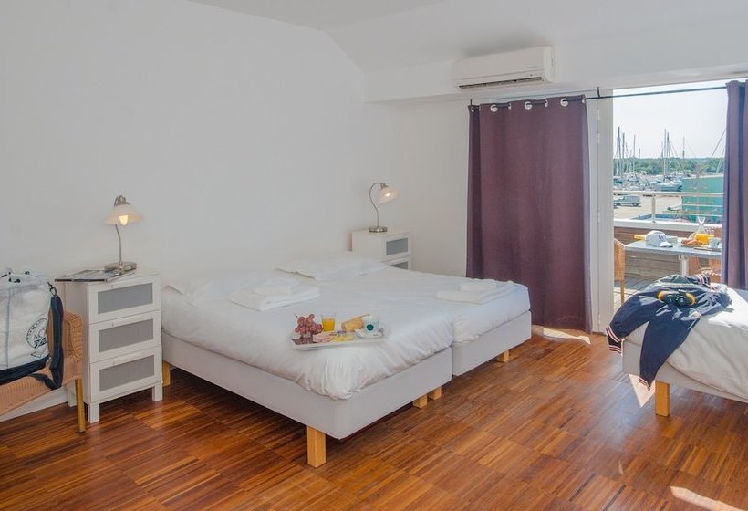 ホテル Hôtel Les Trois Voiles