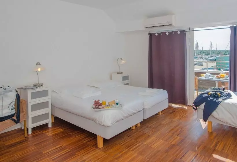 Hotelli Les Trois Voiles