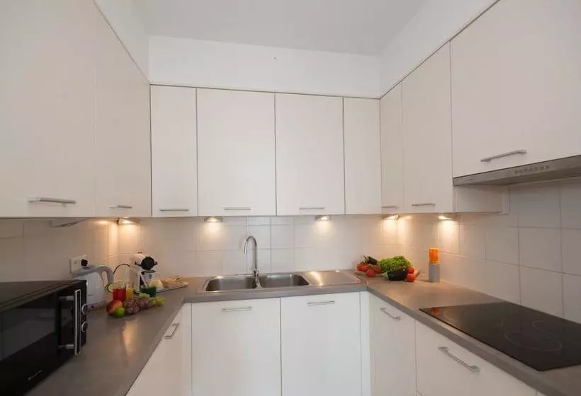 Hotelli Les Trois Voiles