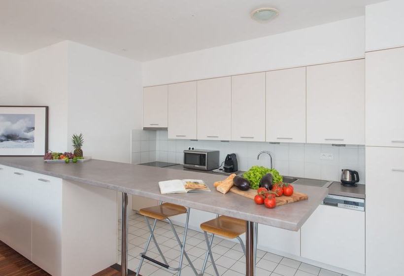 ホテル Hôtel Les Trois Voiles