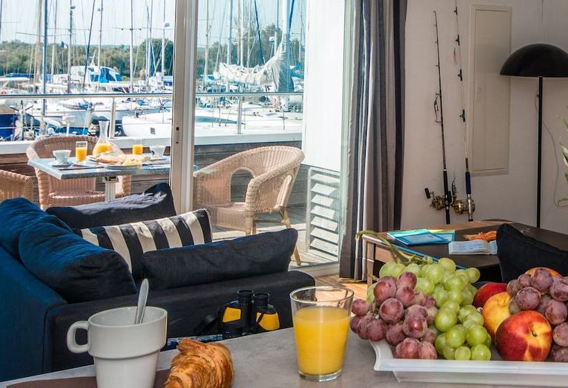 ホテル Hôtel Les Trois Voiles