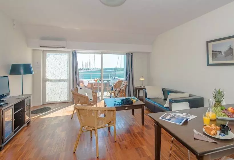 Hotelli Les Trois Voiles