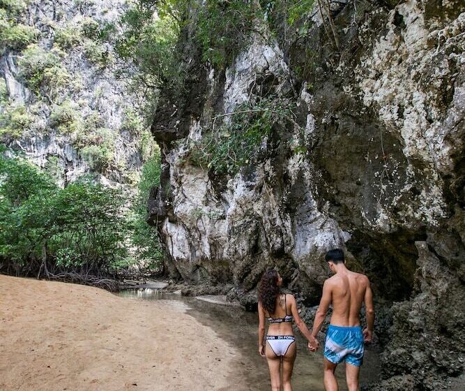 בית מלון כפרי Purana Resort Koh Yao Noi