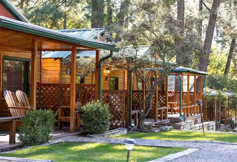 هتل Ruidoso Lodge Cabins