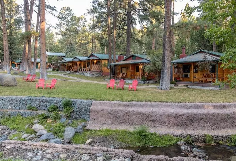 هتل Ruidoso Lodge Cabins