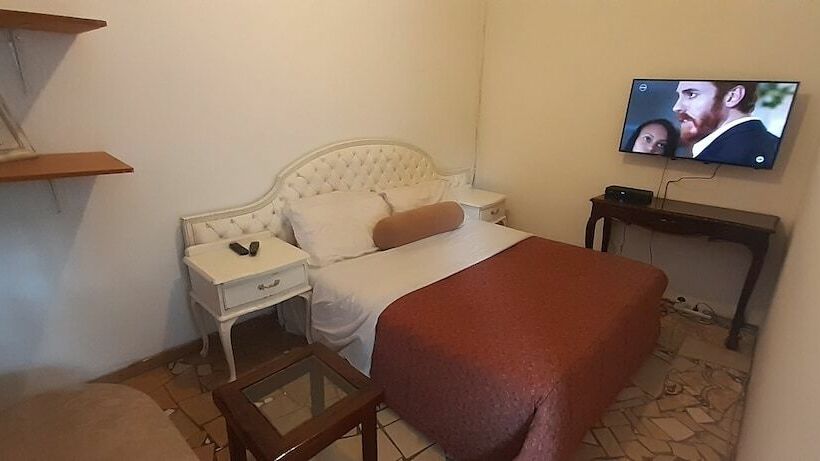 پانسیون Karwizi