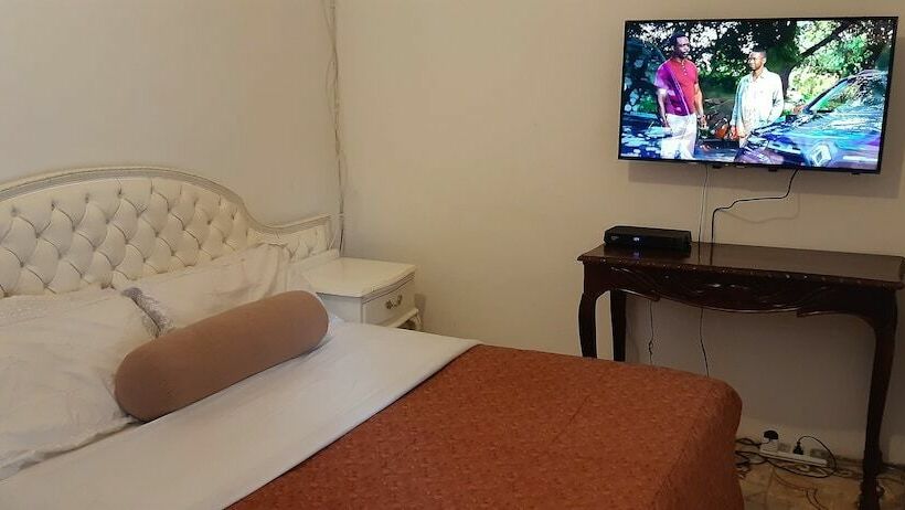 پانسیون Karwizi