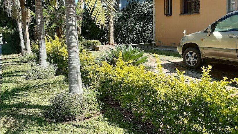 پانسیون Karwizi