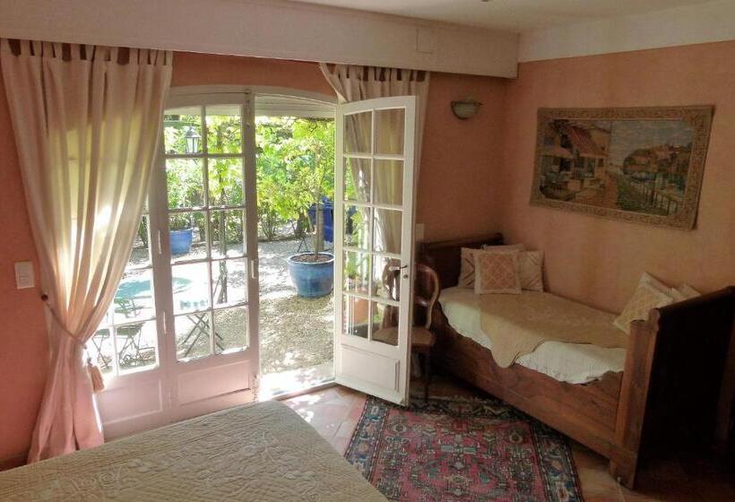 Pensjonat Le Bastidon Saint Michel