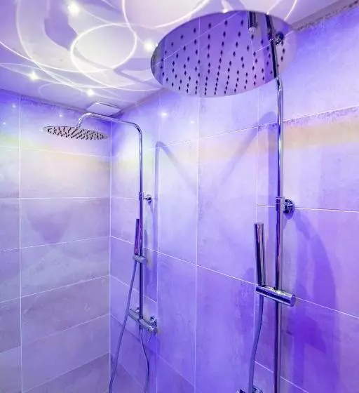 Majatalo Studio Romantique Jacuzzi Ou Spa Balneo Privatif Et Jardin Au Temps Des Cerises La Ciotat