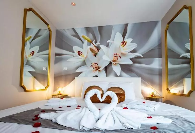Majatalo Studio Romantique Jacuzzi Ou Spa Balneo Privatif Et Jardin Au Temps Des Cerises La Ciotat