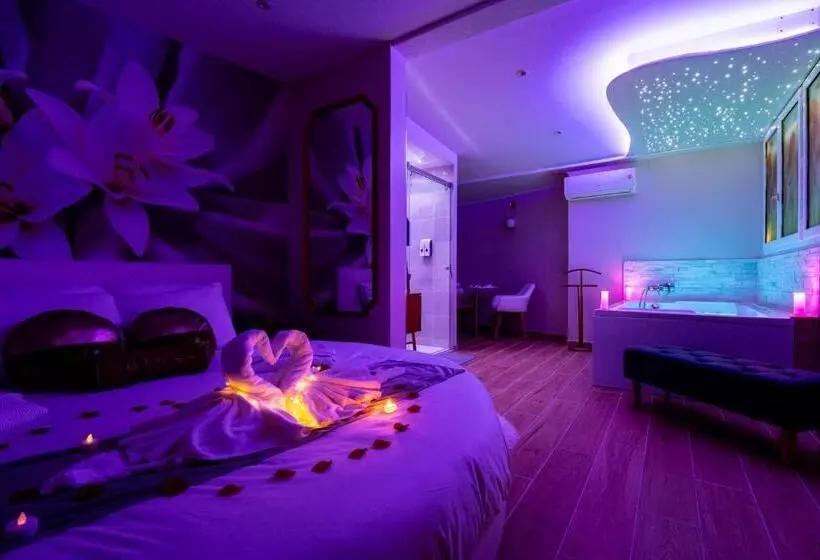 Majatalo Studio Romantique Jacuzzi Ou Spa Balneo Privatif Et Jardin Au Temps Des Cerises La Ciotat