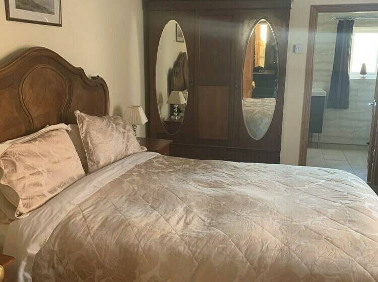 Riverside Bed And Breakfast