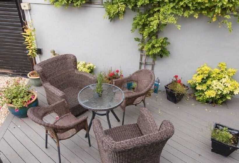 Riverside Bed And Breakfast