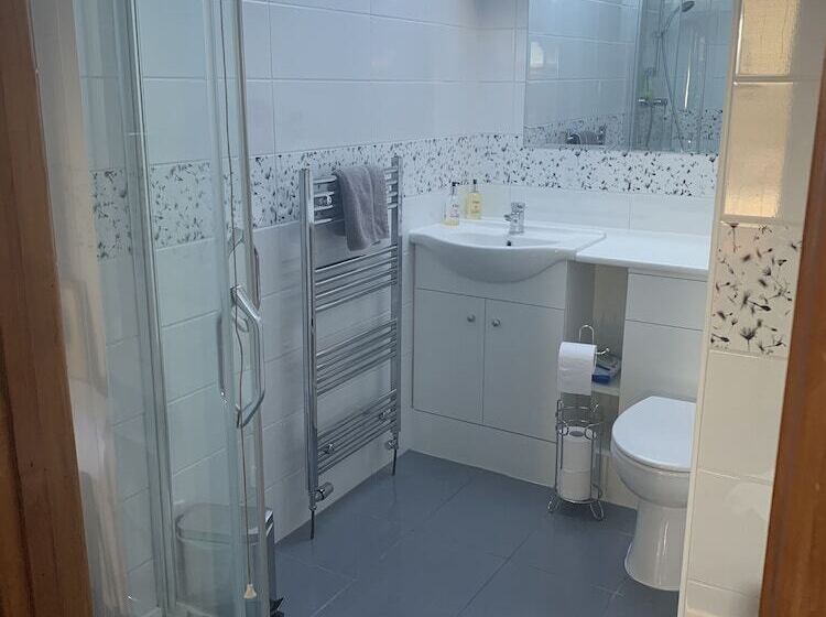 Riverside Bed And Breakfast