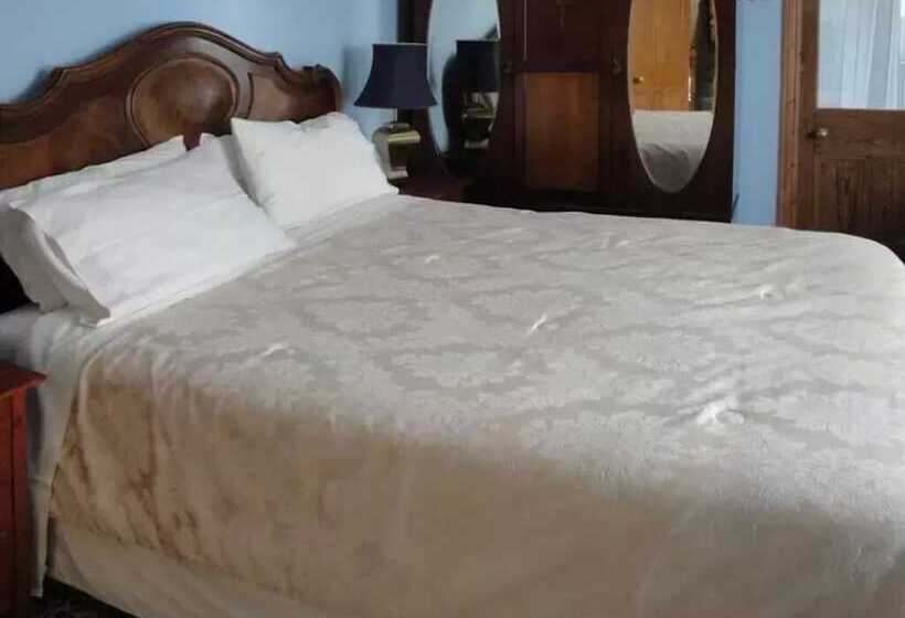 Riverside Bed And Breakfast