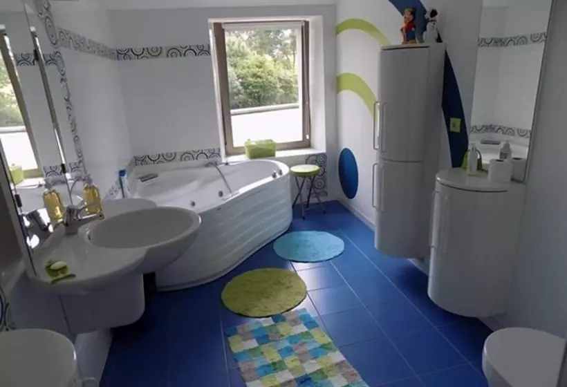 Aamiaismajoitus (B&B) Chambres D Hôtes Les Perrettes