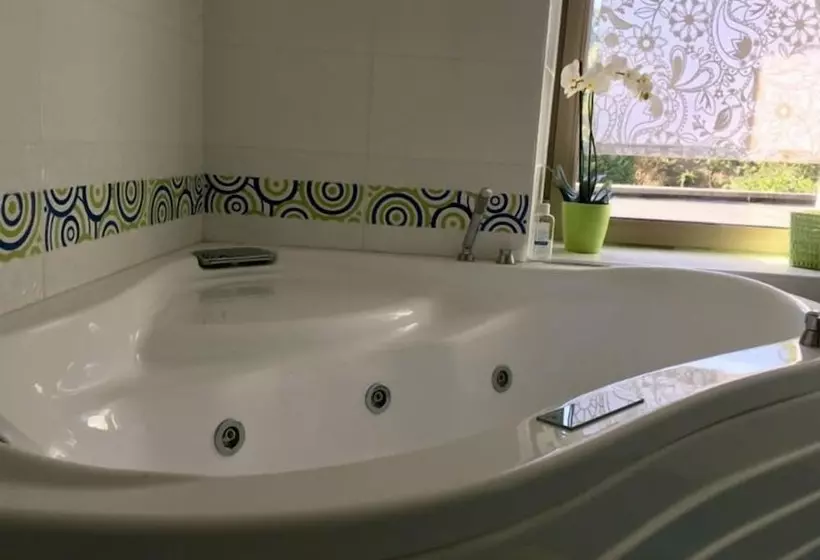 Aamiaismajoitus (B&B) Chambres D Hôtes Les Perrettes