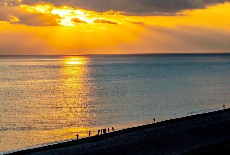 تختخواب و صبحانه Come Sit Hostel