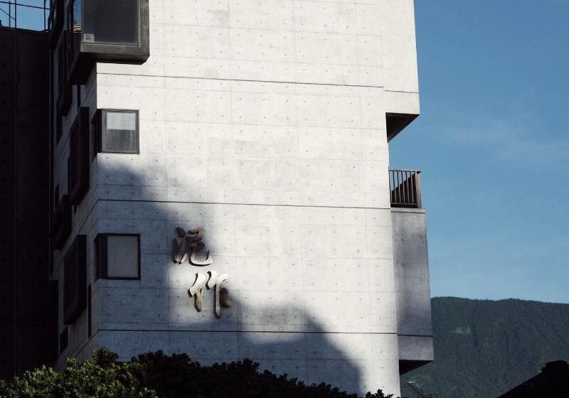 تختخواب و صبحانه Come Sit Hostel