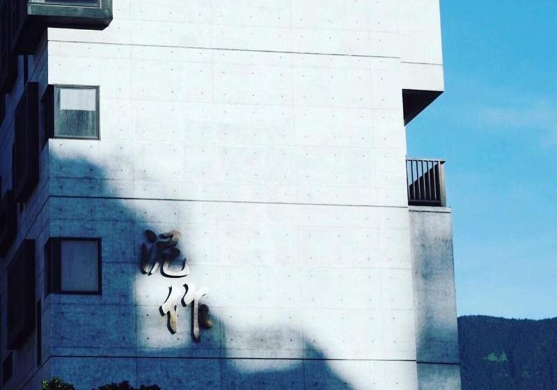 تختخواب و صبحانه Come Sit Hostel