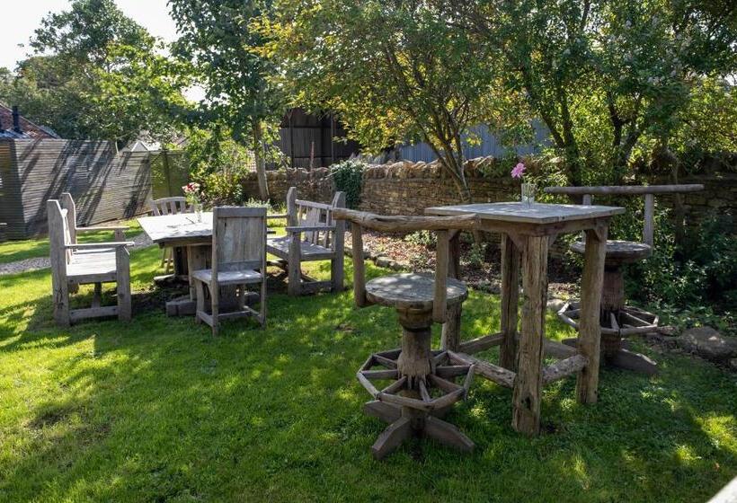 Хостел Kings Arms