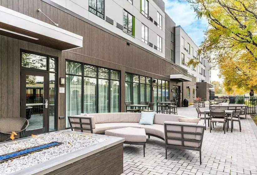 Hotelli Courtyard By Marriott West Springfield