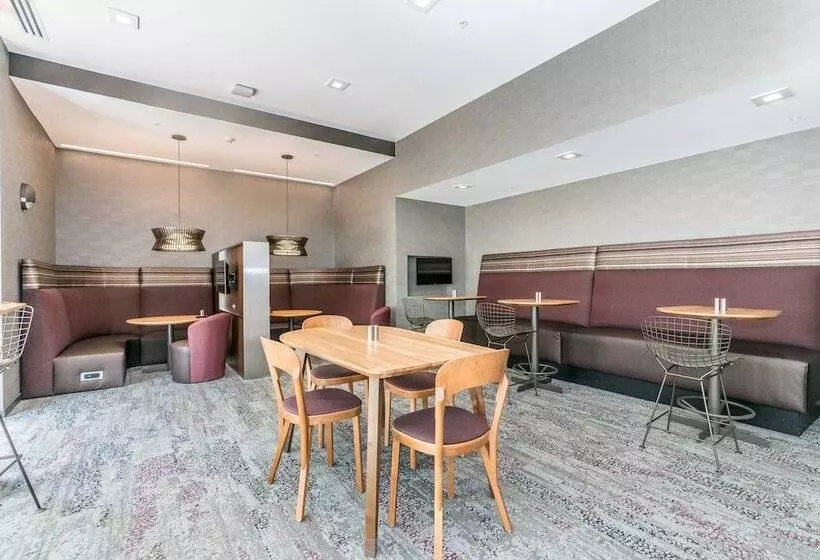 Hotelli Courtyard By Marriott West Springfield