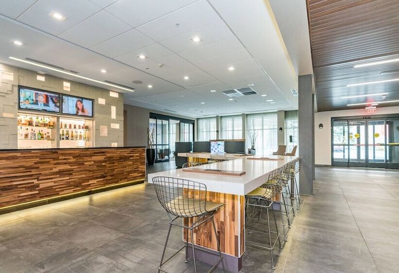 فندق Courtyard By Marriott West Springfield