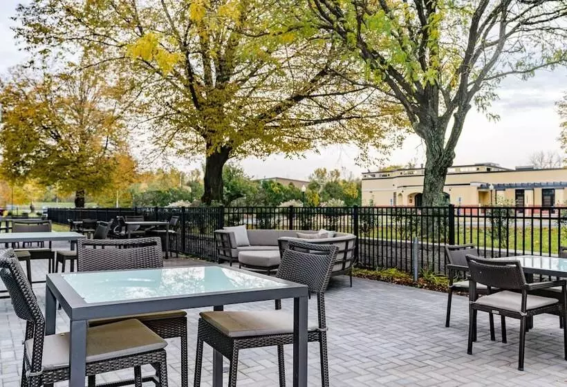Hotelli Courtyard By Marriott West Springfield