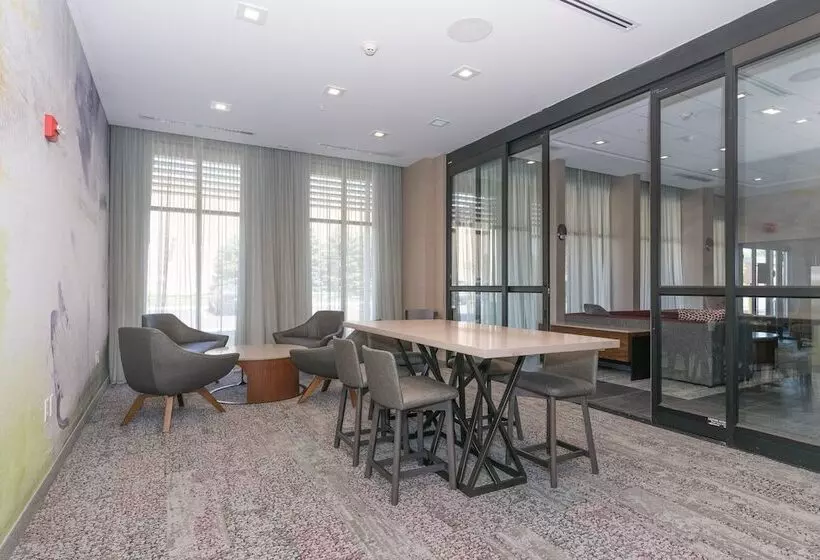 Hotelli Courtyard By Marriott West Springfield