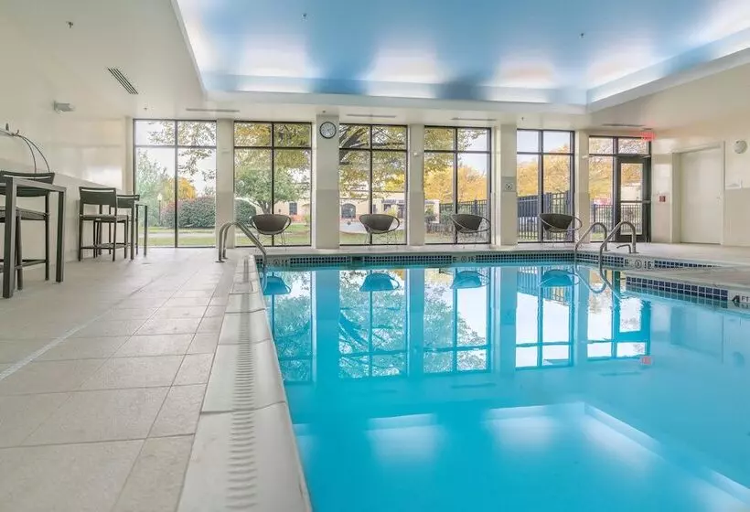 Hotelli Courtyard By Marriott West Springfield