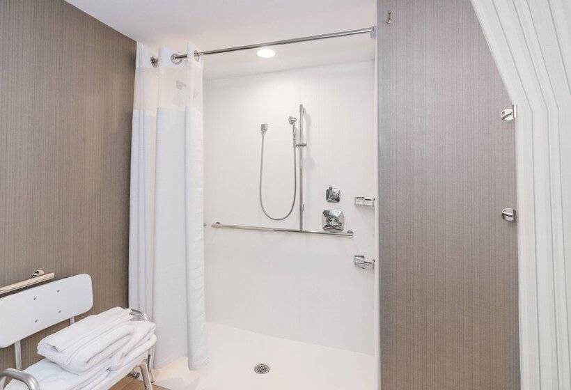 فندق Courtyard By Marriott West Springfield